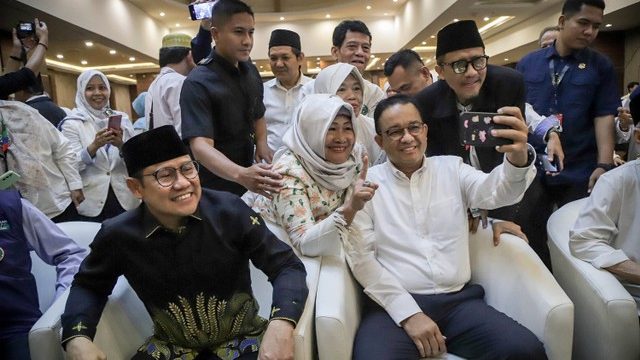 Paslon Capres-cawapres nomor urut 1, Anies Baswedan dan Muhaimin Iskandar alias Cak Imin, pada acara Deklarasi Dukungan Keluarga Besar HMI kepada Anies- Cak Imin, di Lippo Kuningan, Jakarta Selatan